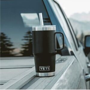 NWT 25oz yeti tumbler